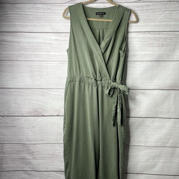 Banana Replublic Jumpsuit 100% Lyocell Sage Green Side Zipper women's sz 14 FLAW - Picture 1 of 12